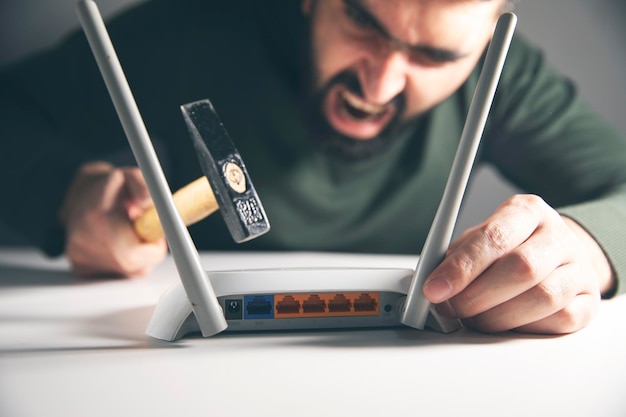 Jak zmienić zabezpieczenie routera w domowej sieci?