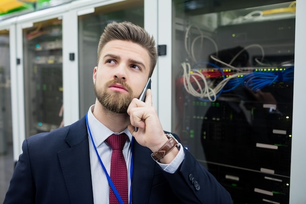 Jakie jest znaczenie i zasady działania zapór sieciowych?