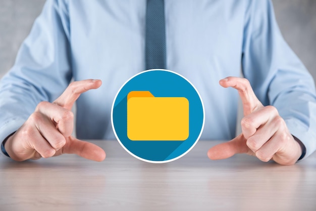 Jak zaszyfrować folder w Windows 10 i zabezpieczyć swoje dane?