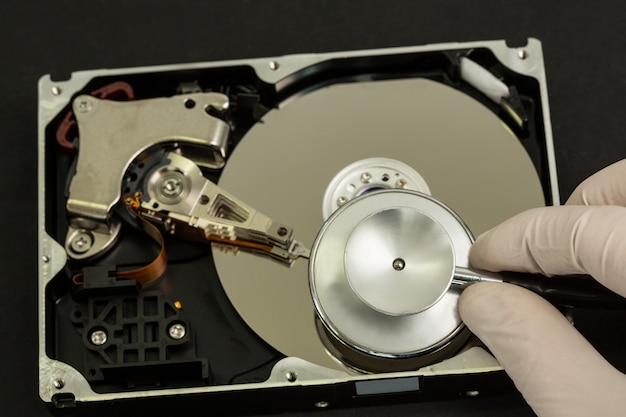 Jak zabezpieczyć dysk hasłem w domowych warunkach?