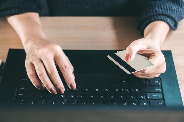 Szyfrowanie telefonu co daje i kiedy warto z niego skorzystać?