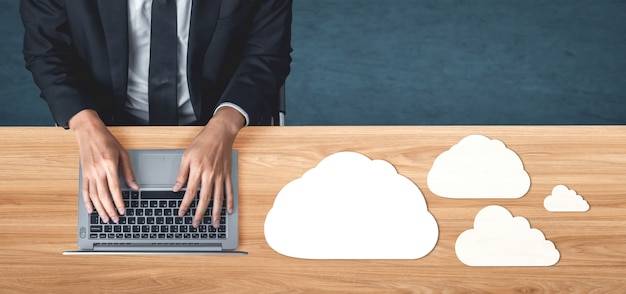 Co to jest chmura komputerowa i jak zmienia codzienną pracę?
