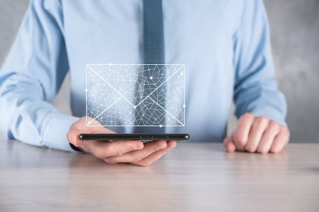 Czy przesyłanie danych osobowych pocztą elektroniczną jest dopuszczalne?