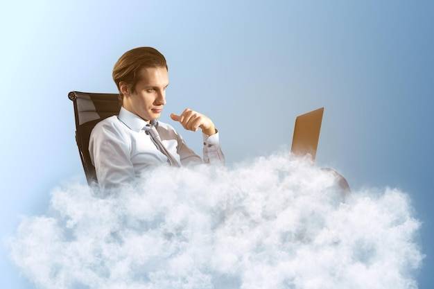 Na czym polega praca w chmurze informatycznej?